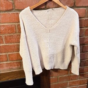 Cozy Cream V-Neck boucle Sweater